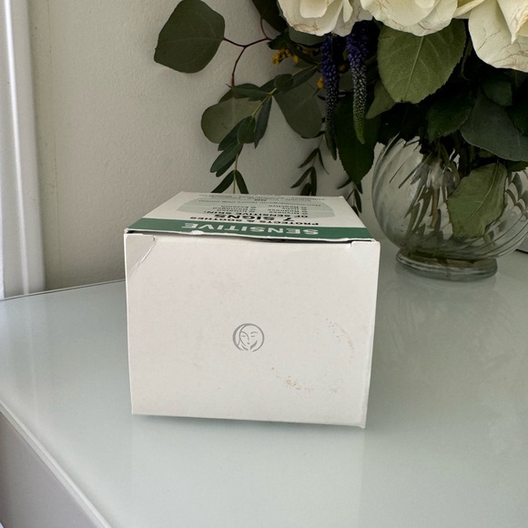 Olay Sensitive Soothing Moisturizer Colloidal Oatmeal - Picture 12 of 13